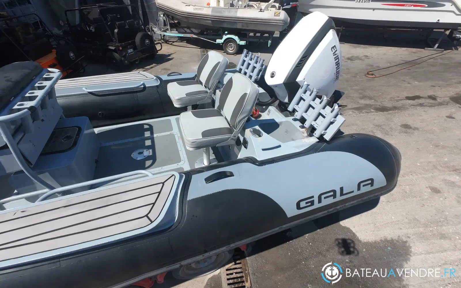 slider 11 Gala Boats V650 Fishing