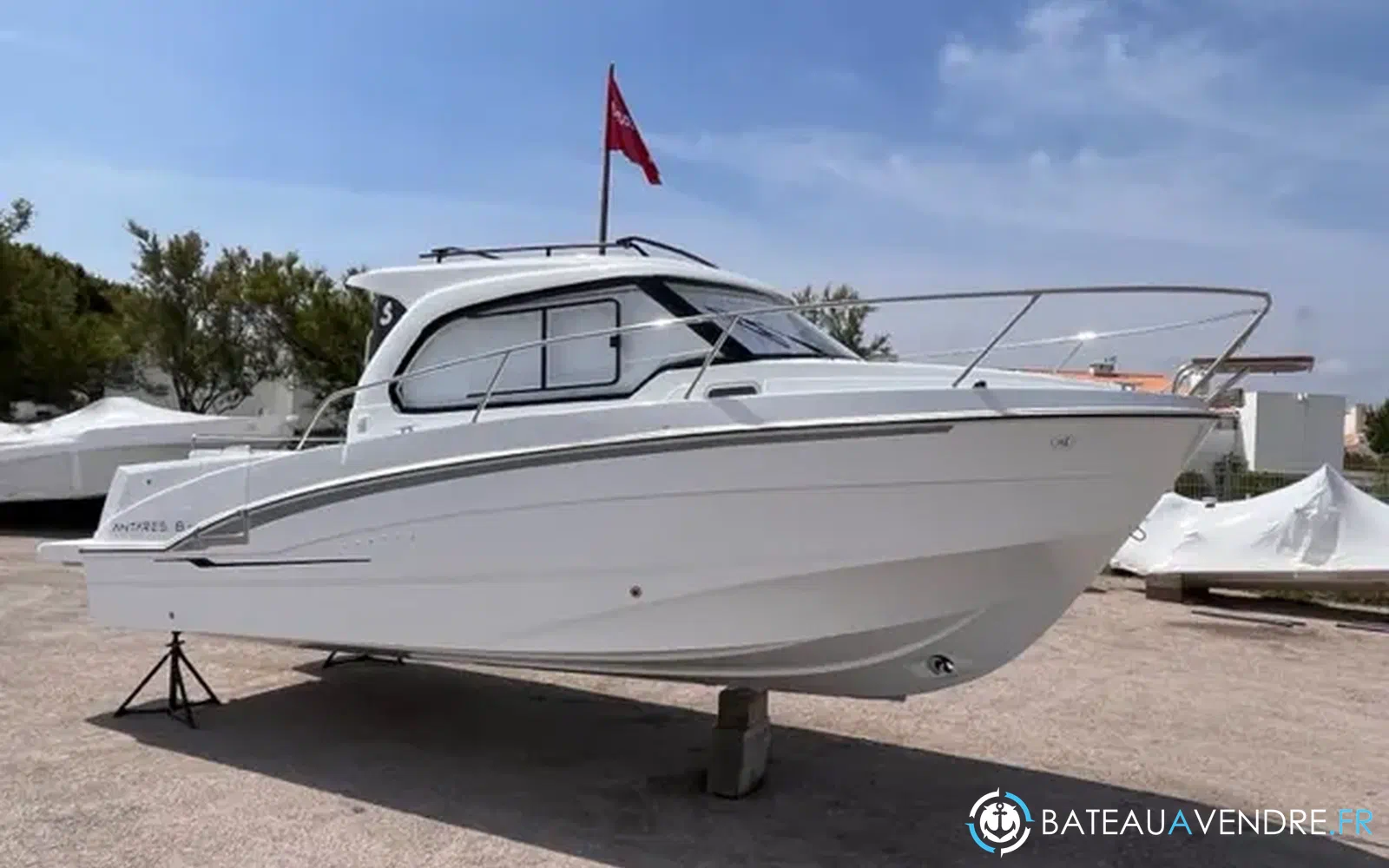 slider 0 Beneteau Antares 8 OB V2