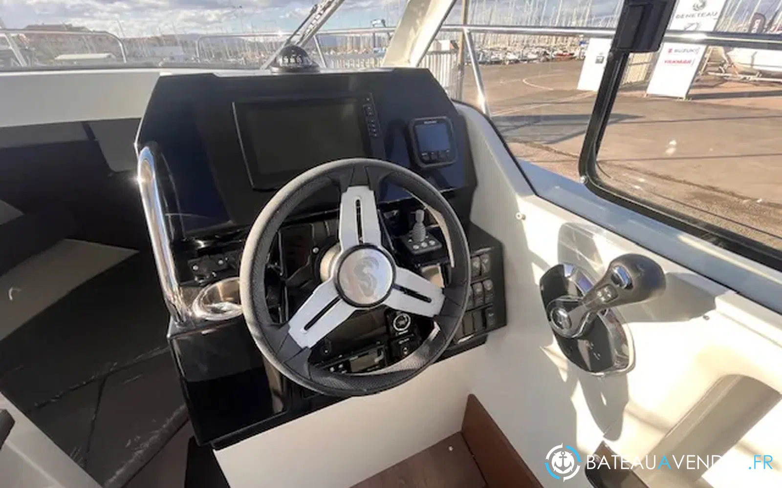 slider 8 Beneteau Antares 8 OB V2