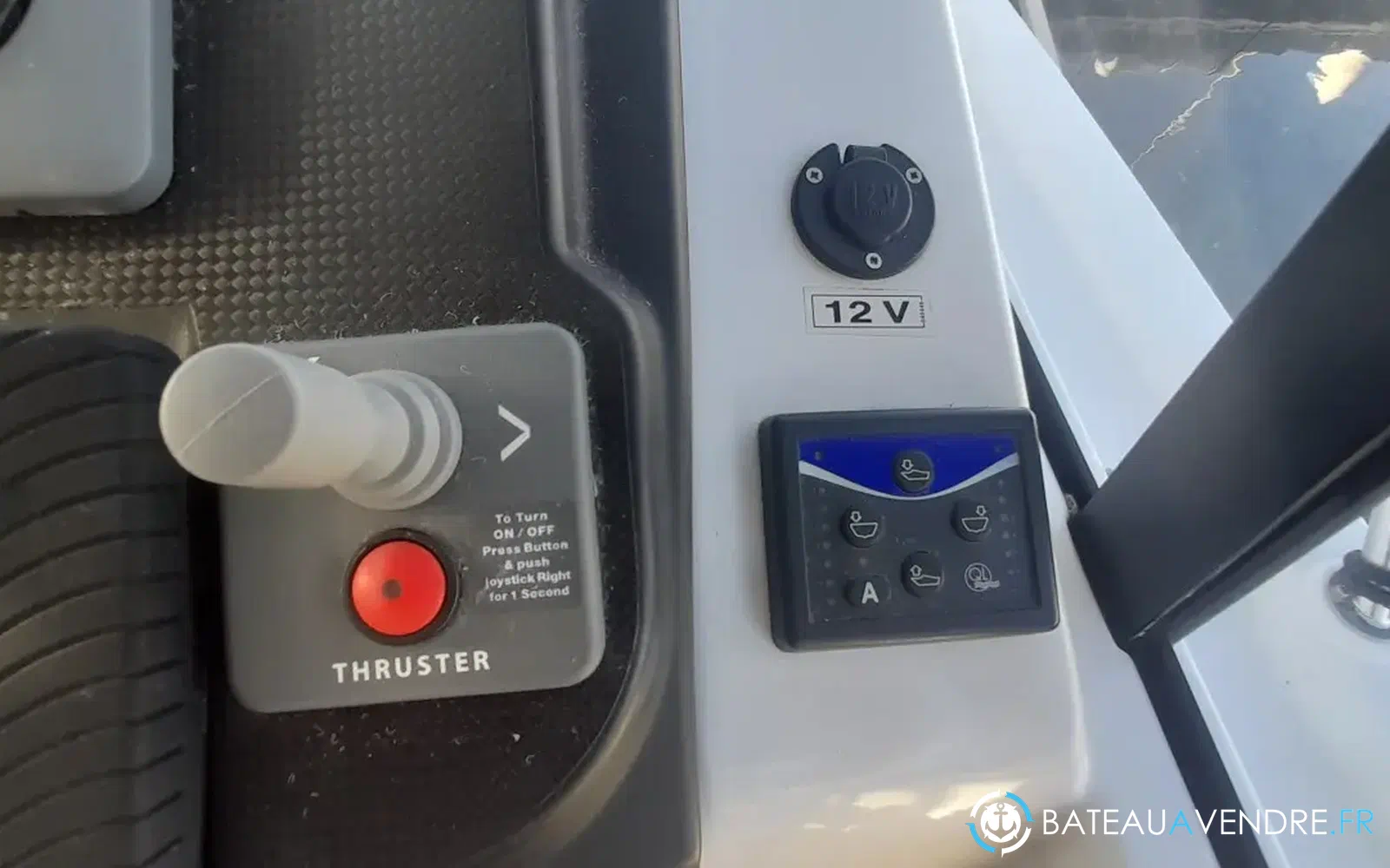 slider 18 Beneteau Antares 30 Fly