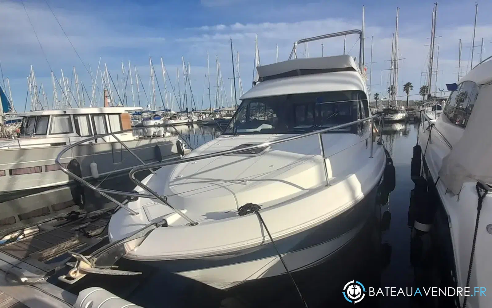 slider 1 Beneteau Antares 30 Fly