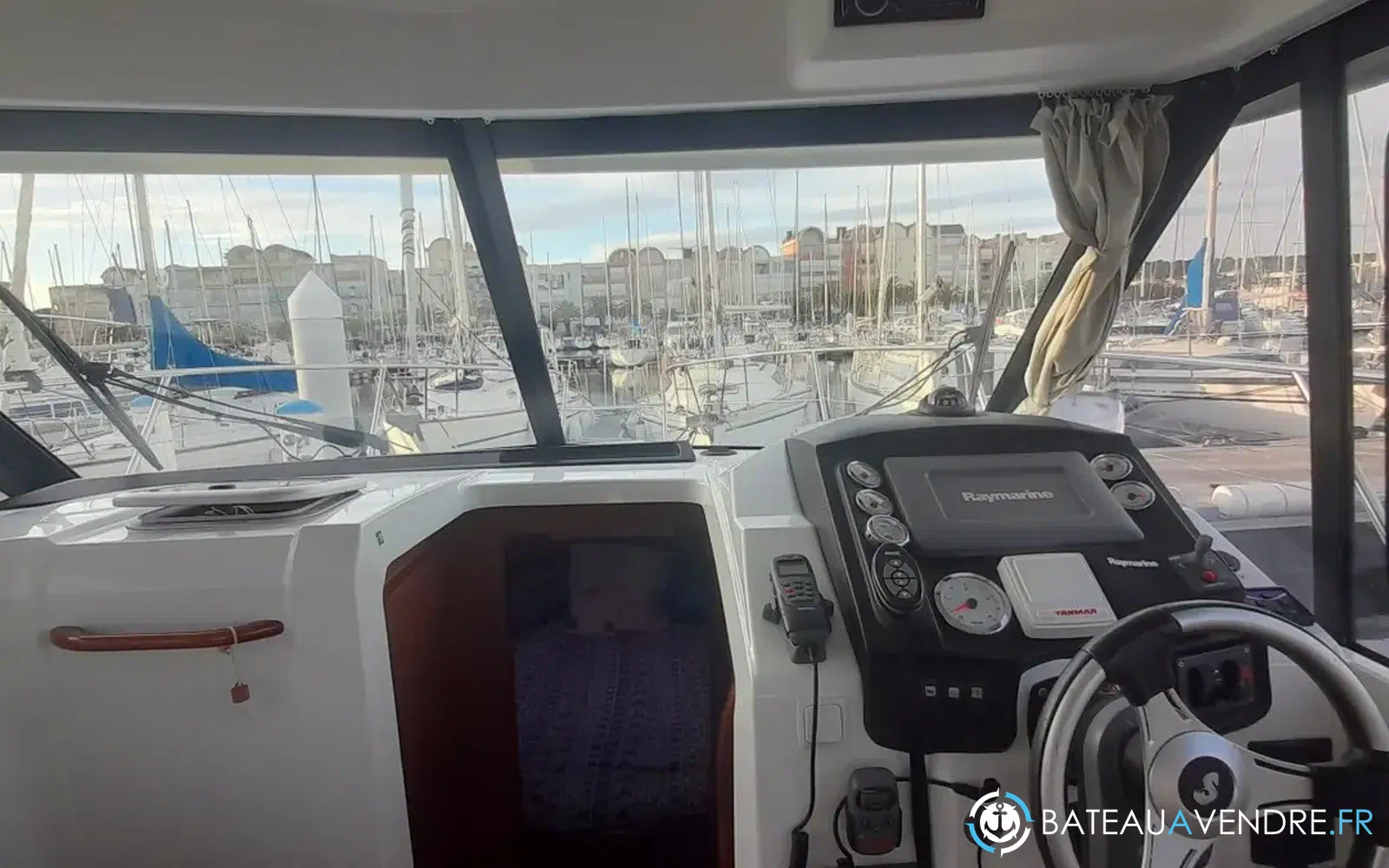 slider 77 Beneteau Antares 30 Fly