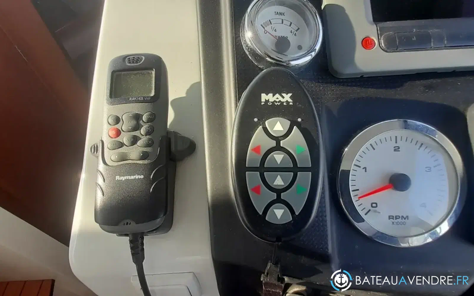 slider 8 Beneteau Antares 30 Fly