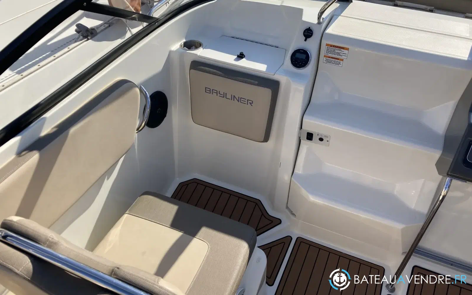 slider 9 Bayliner VR5 Cuddy OB