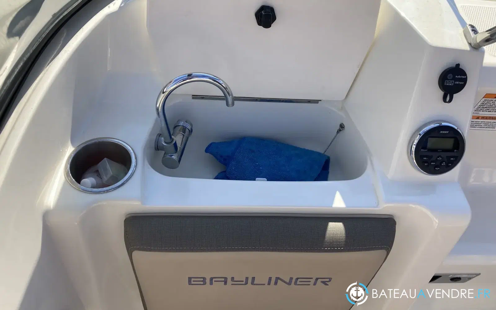 slider 11 Bayliner VR5 Cuddy OB