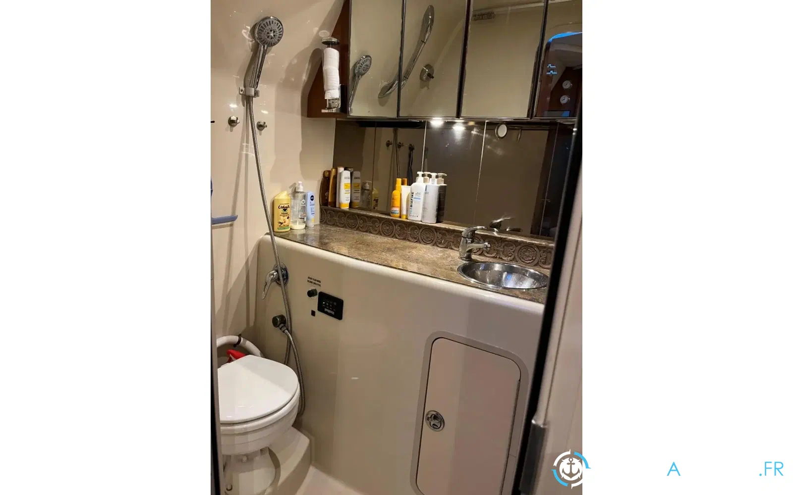 slider 13 Cruisers Yachts 330 Express