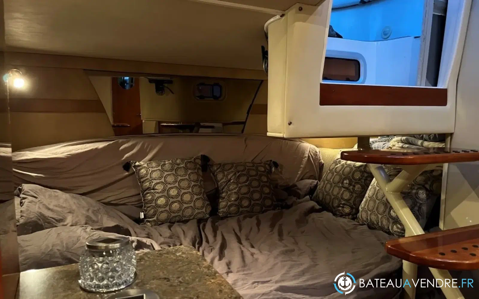 slider 16 Cruisers Yachts 330 Express
