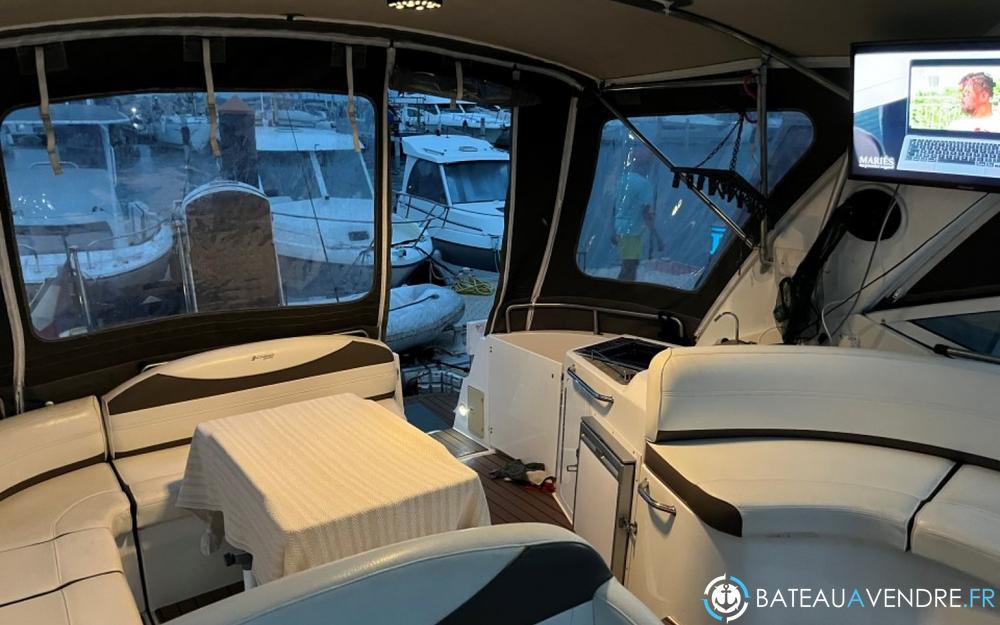 Cruisers Yachts 330 Express interieur photo 5