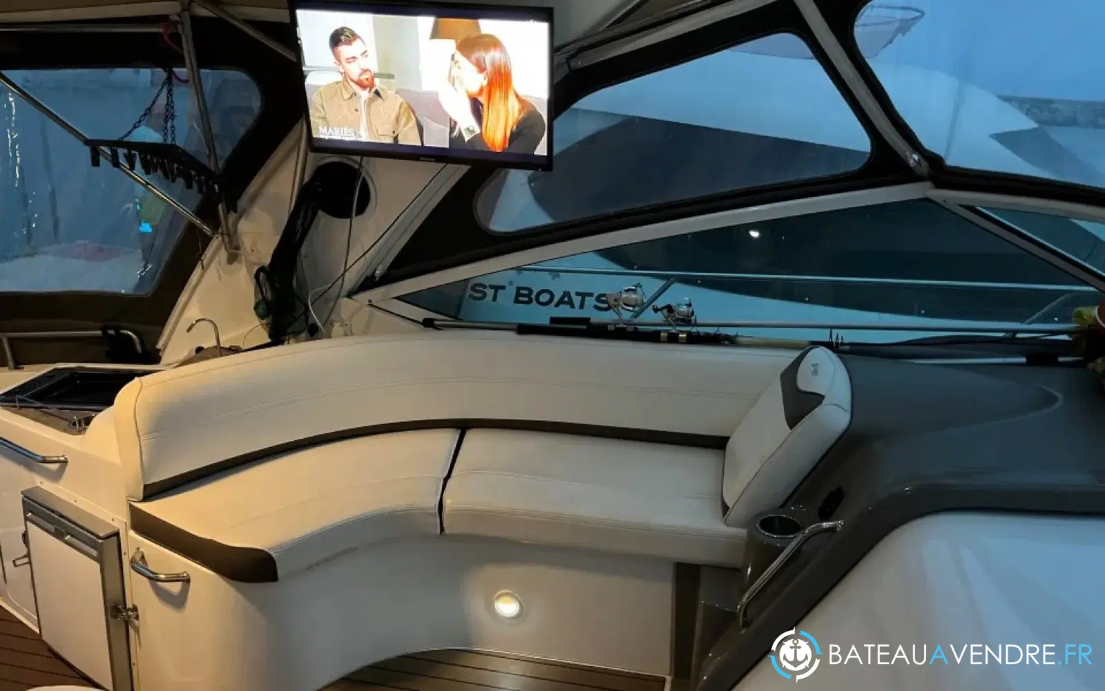 slider 26 Cruisers Yachts 330 Express