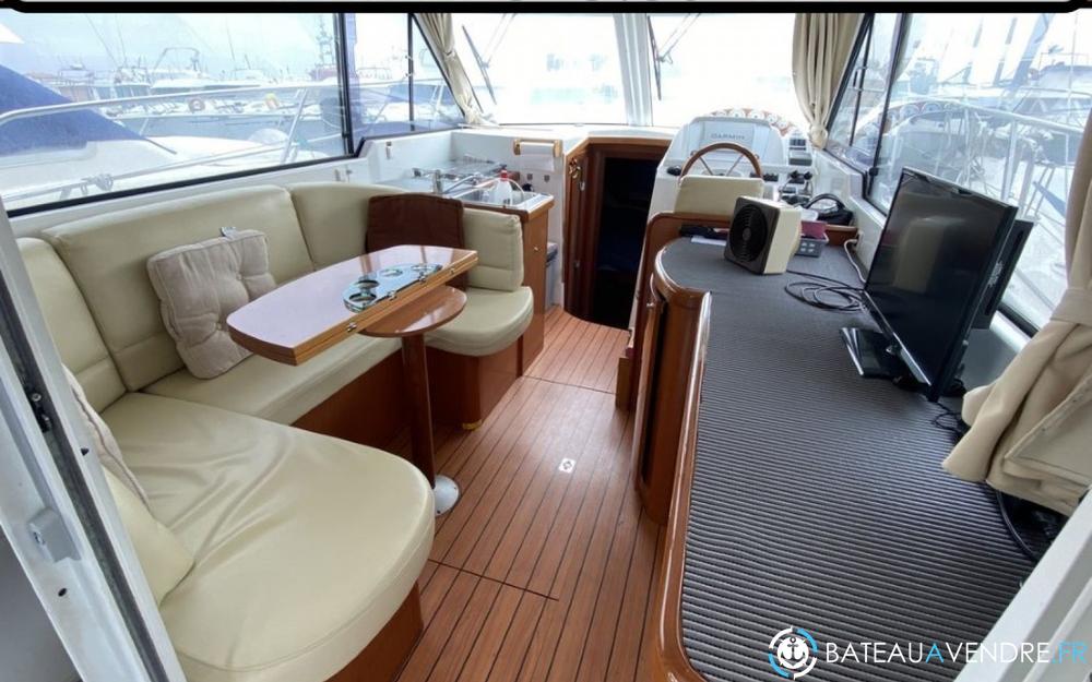 Beneteau Antares 980 Fly interieur photo 2