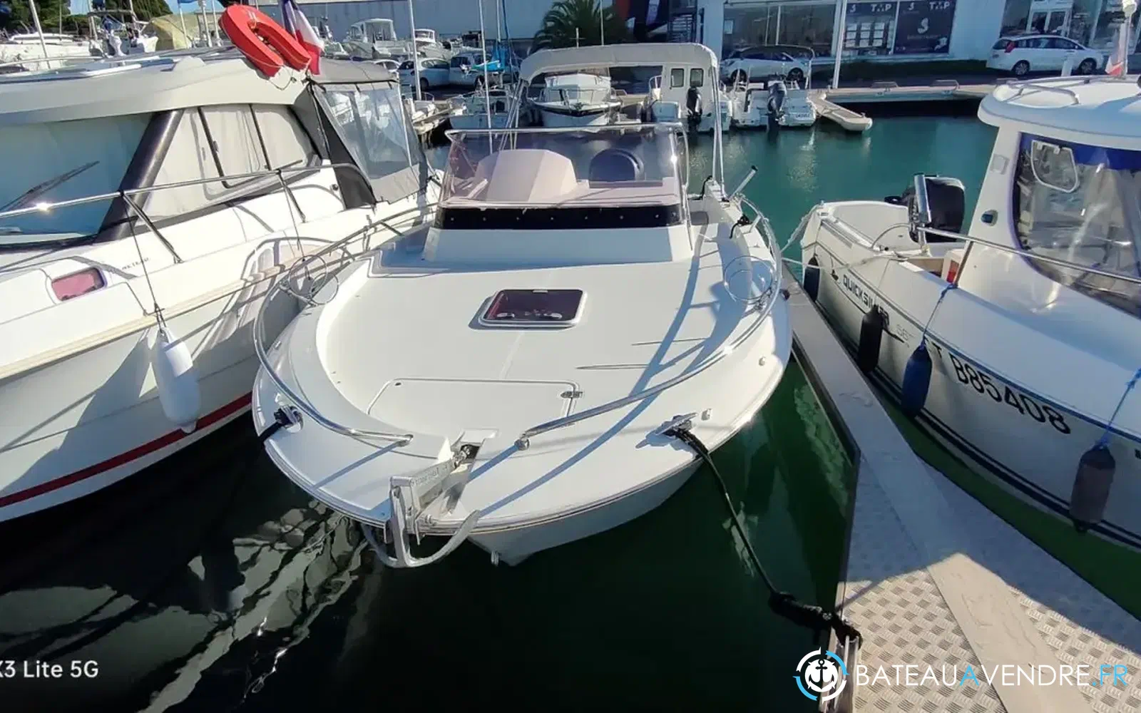 slider 9 Pacific Craft 730 SC
