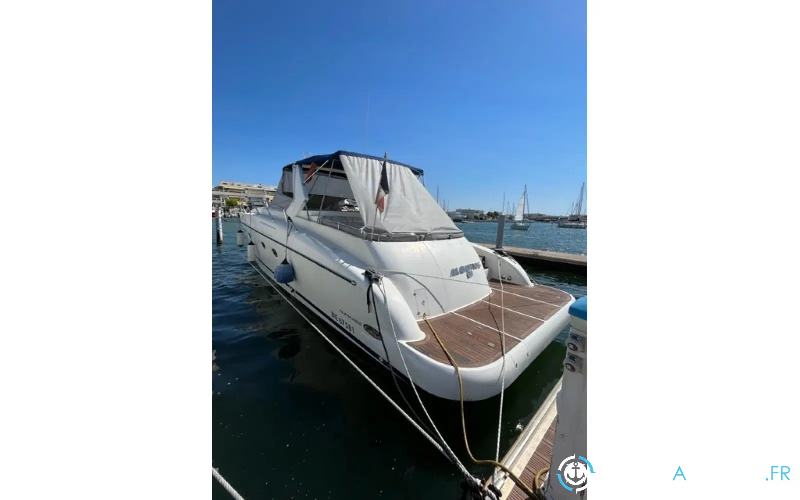 slider 10 Numarine 52 Open