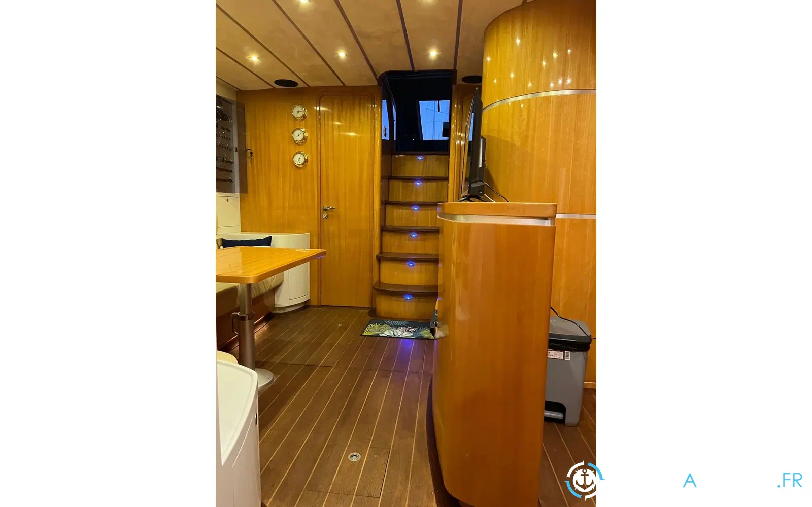 slider 2 Numarine 52 Open