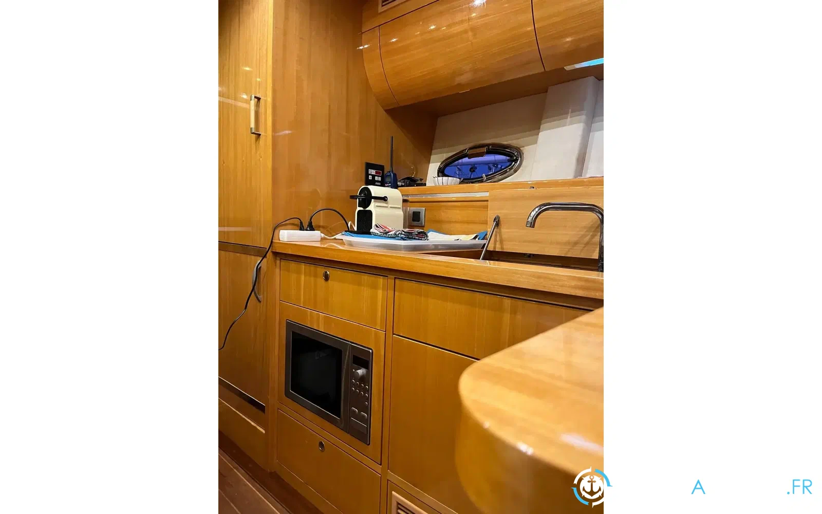 slider 12 Numarine 52 Open