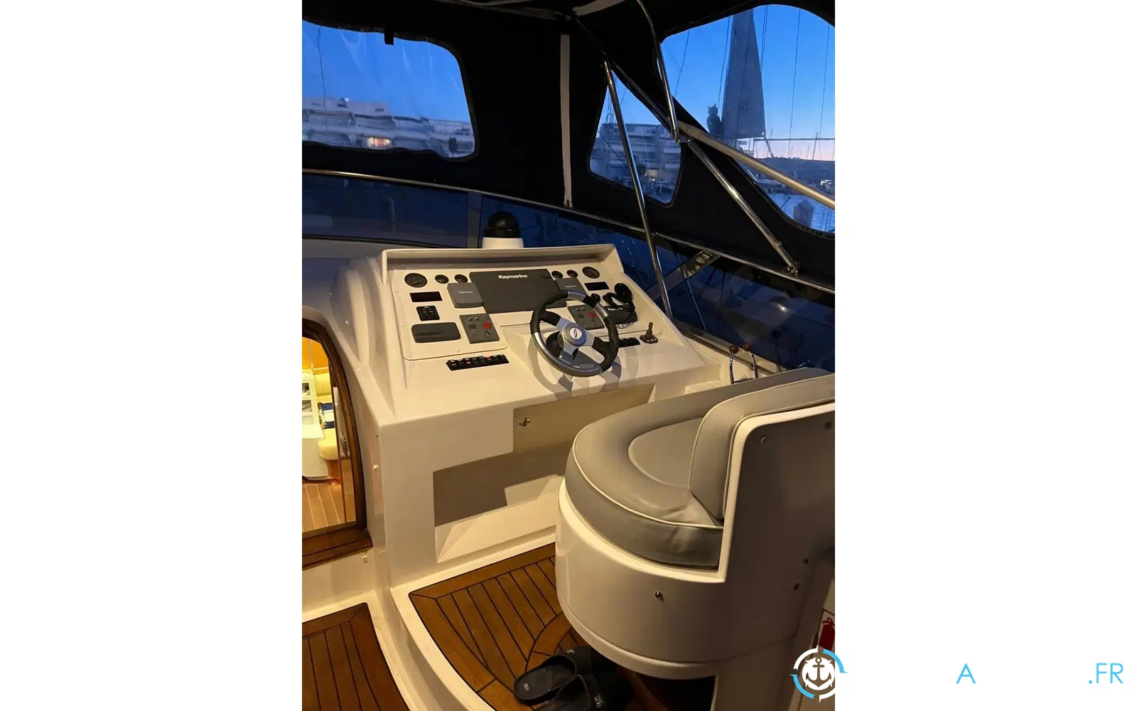 slider 1 Numarine 52 Open