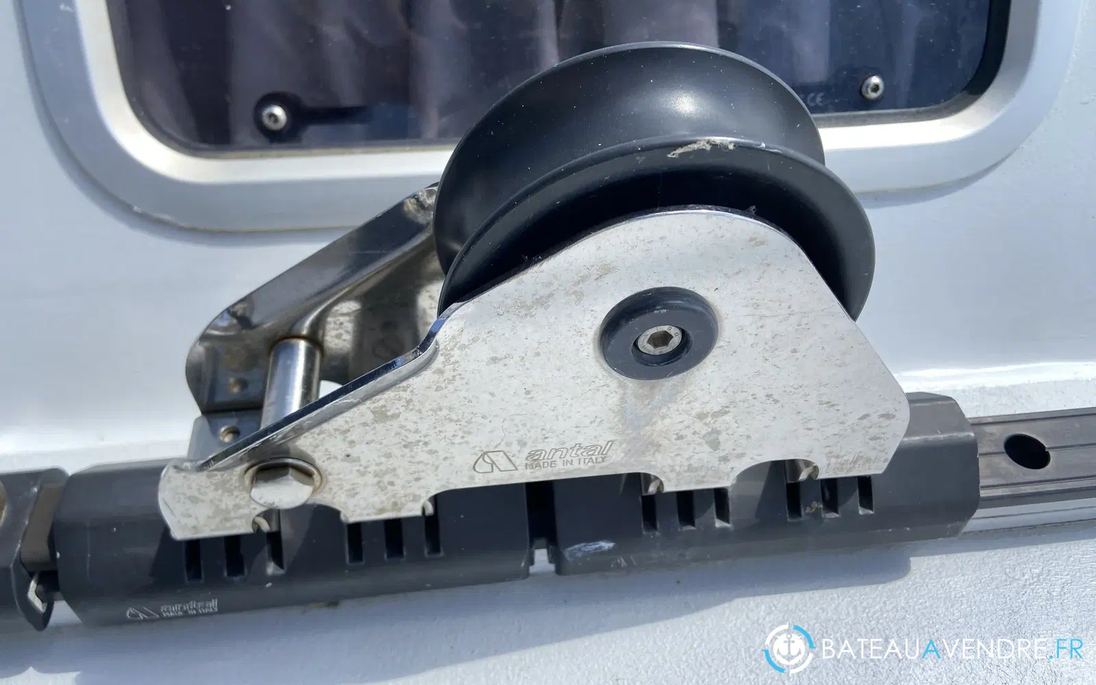 slider 15 Custom 57 bouvet petit