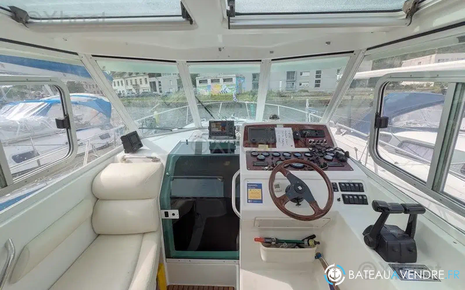 slider 7 Beneteau Ombrine 960 Timonier