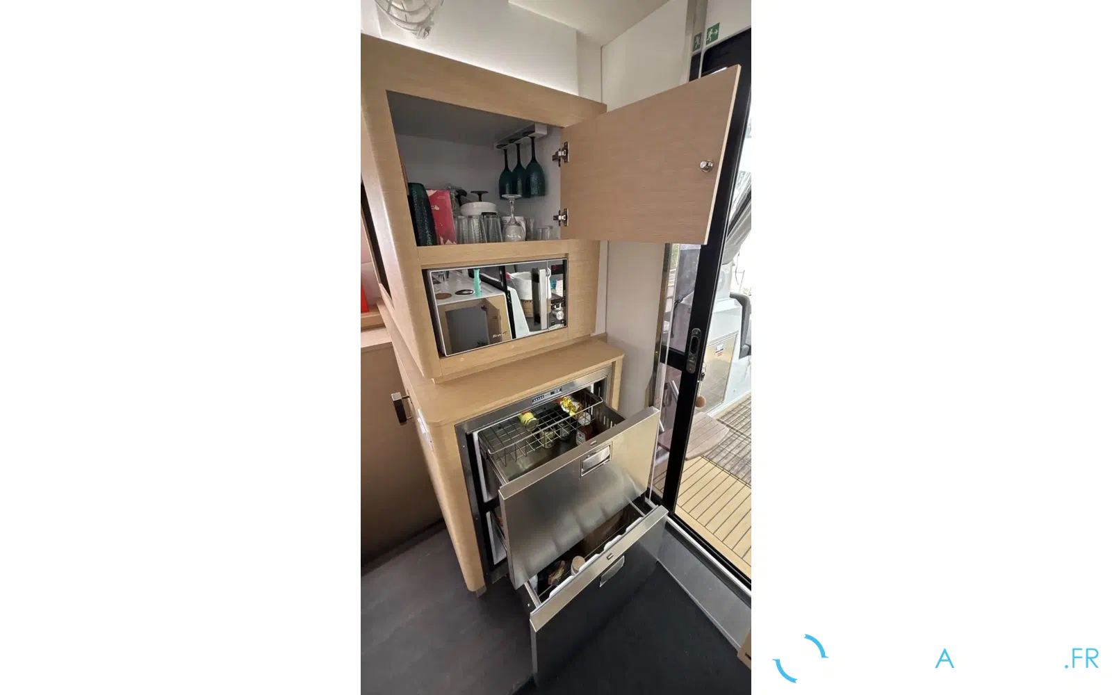 slider 11 Fountaine Pajot Astrea 42