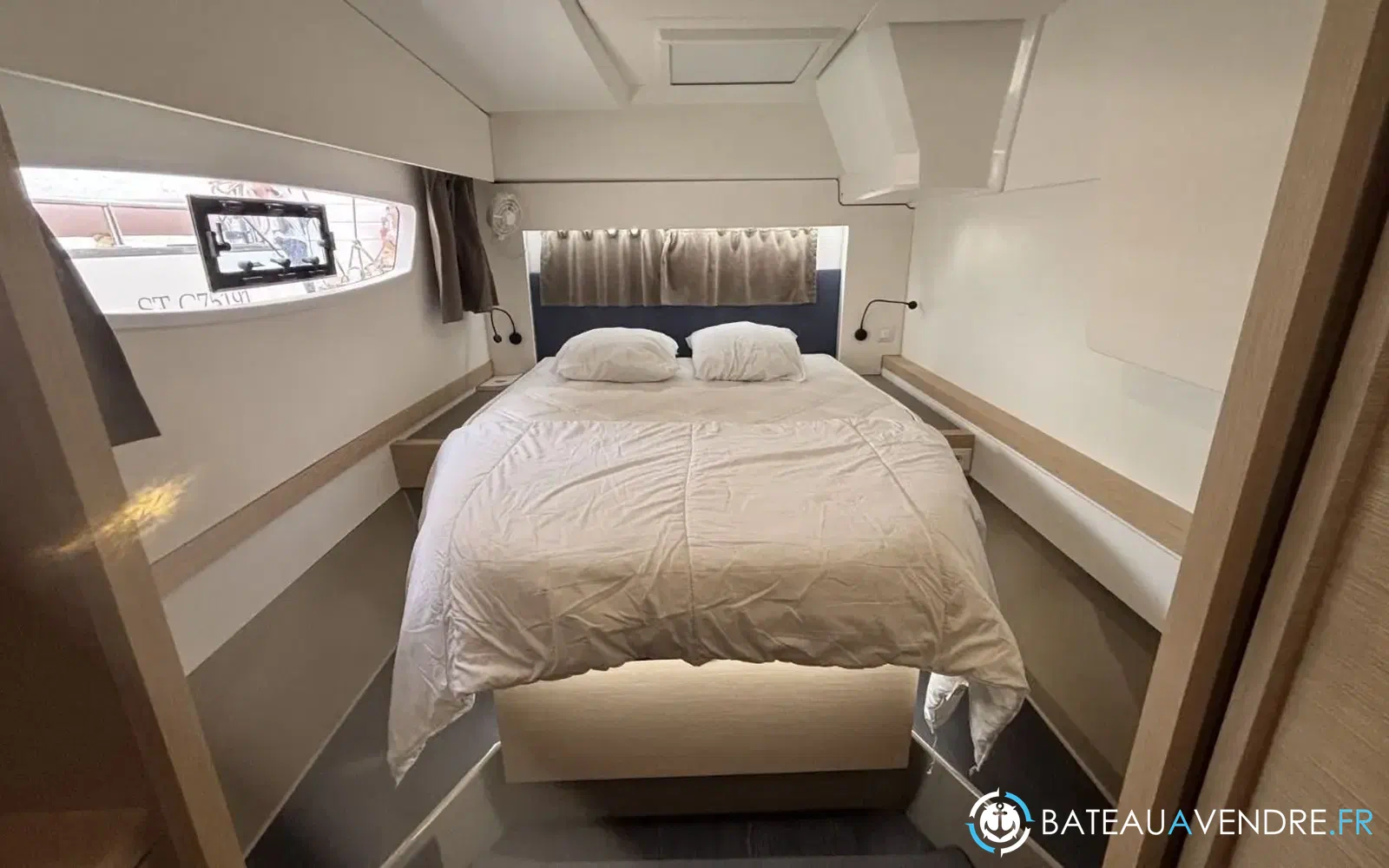 slider 17 Fountaine Pajot Astrea 42