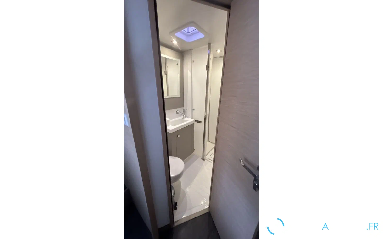slider 22 Fountaine Pajot Astrea 42