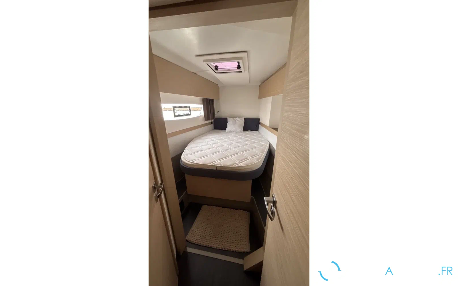 slider 24 Fountaine Pajot Astrea 42