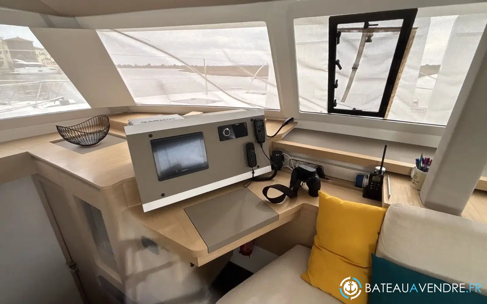 slider 25 Fountaine Pajot Astrea 42