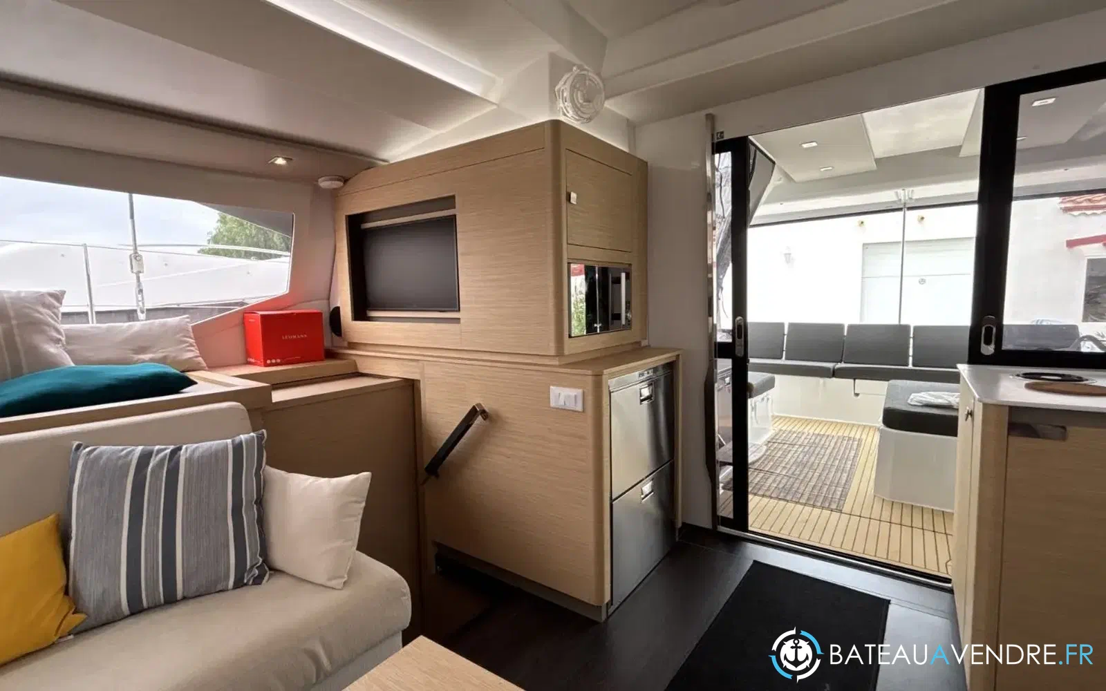 slider 7 Fountaine Pajot Astrea 42