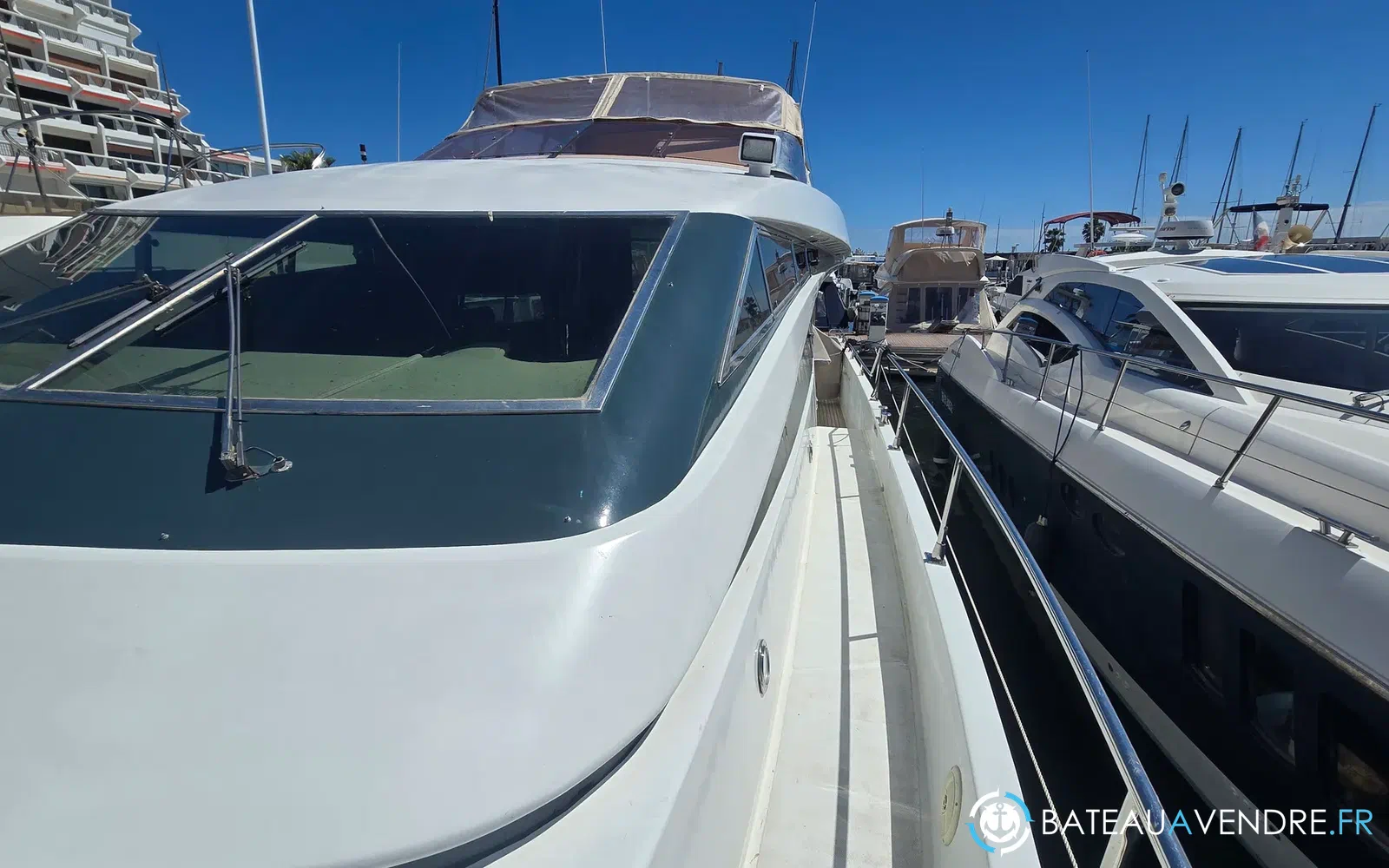 slider 8 Mondomarine M 60