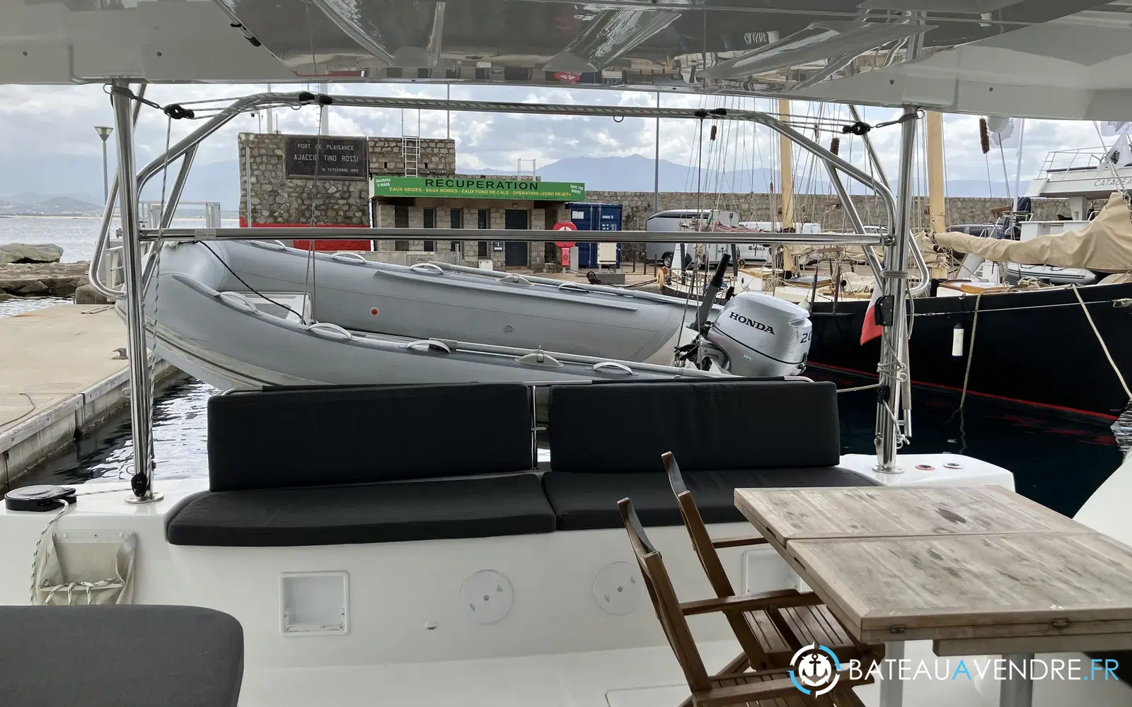 slider 3 Lagoon 46