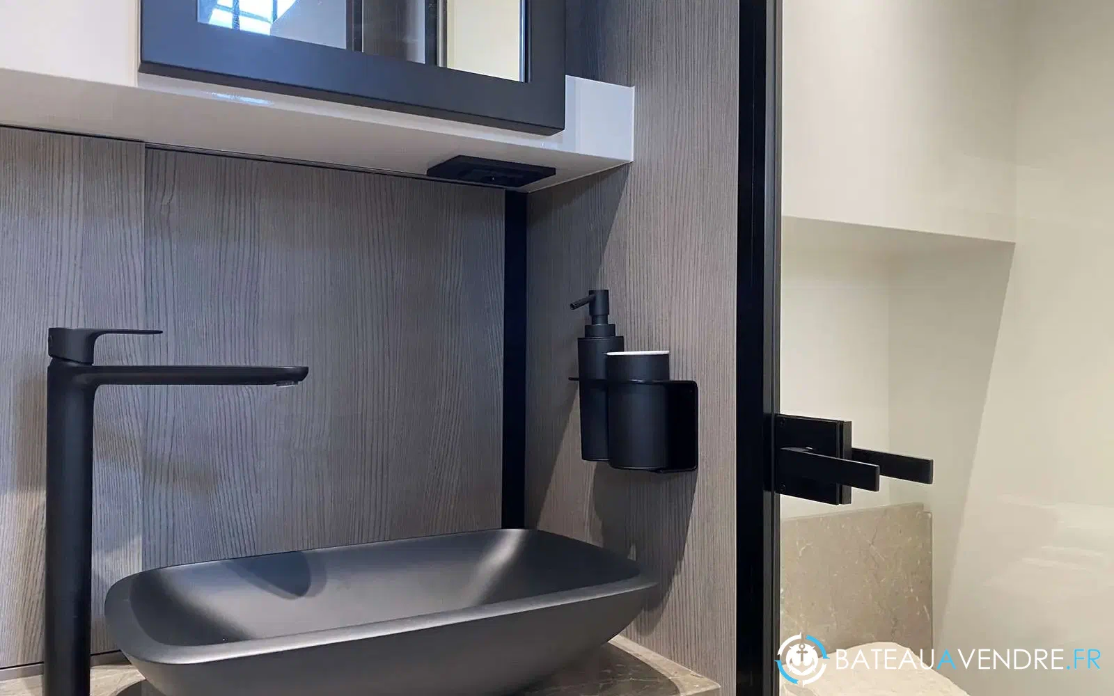 slider 12 Cranchi A46 Luxury Tender