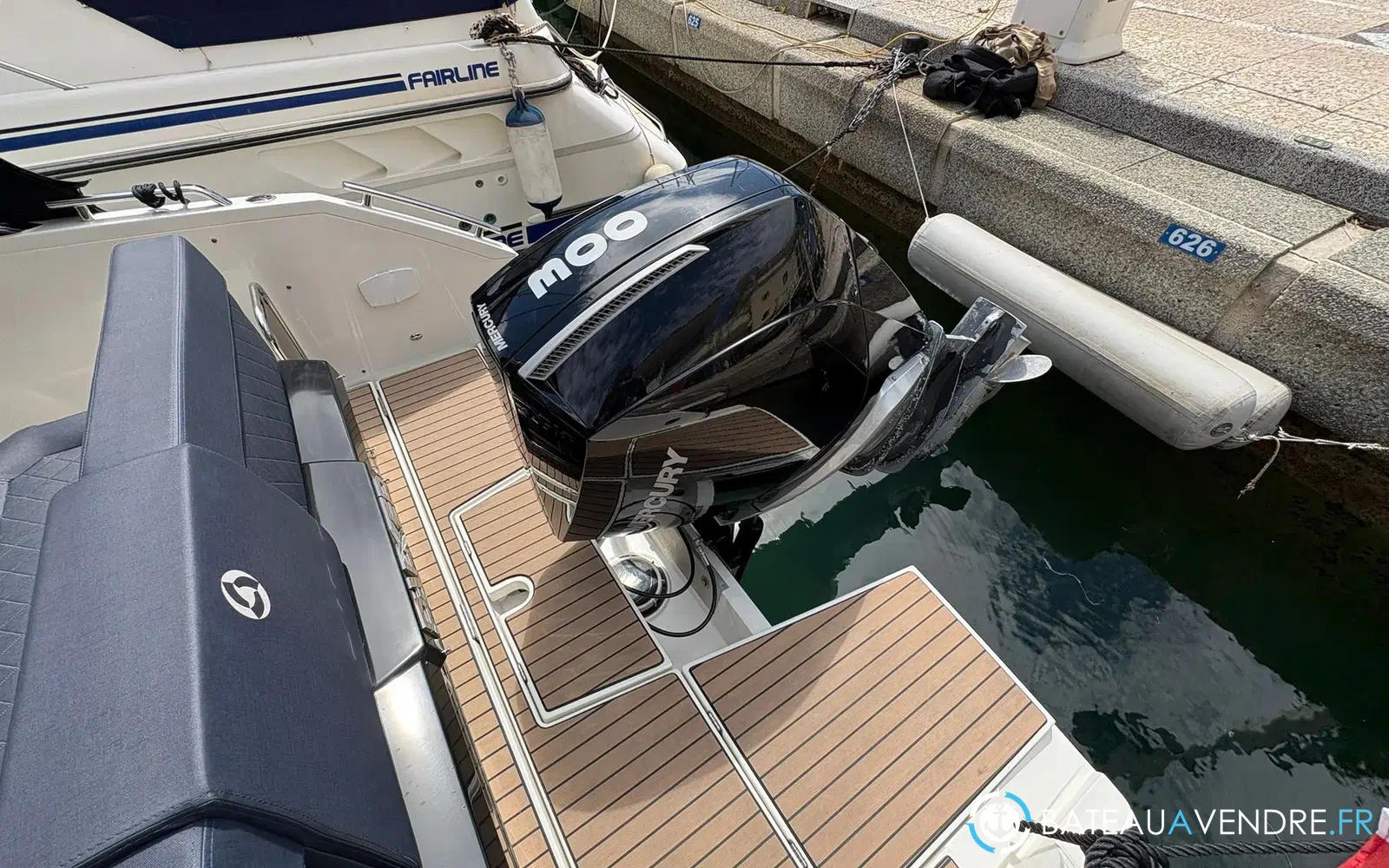 slider 17 Parker Voyager 850