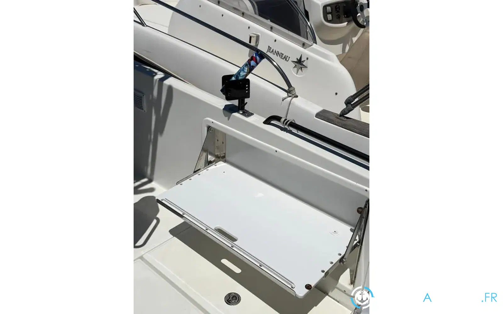 slider 1 Beneteau Flyer 8