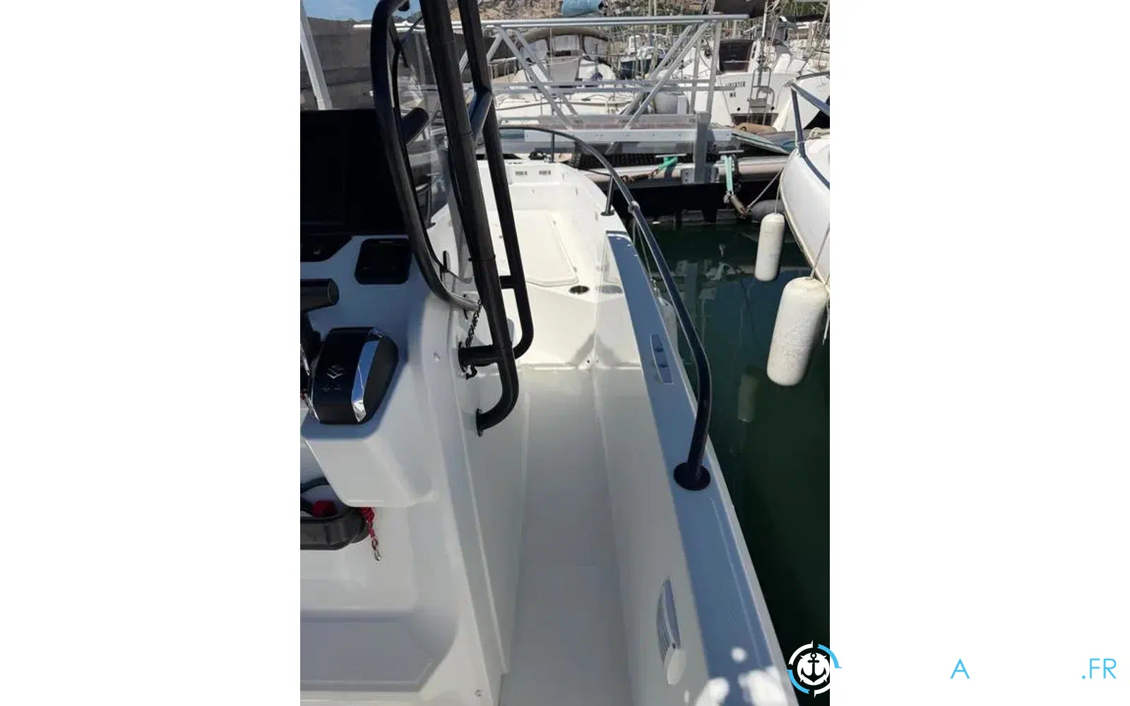 slider 3 Beneteau Flyer 8
