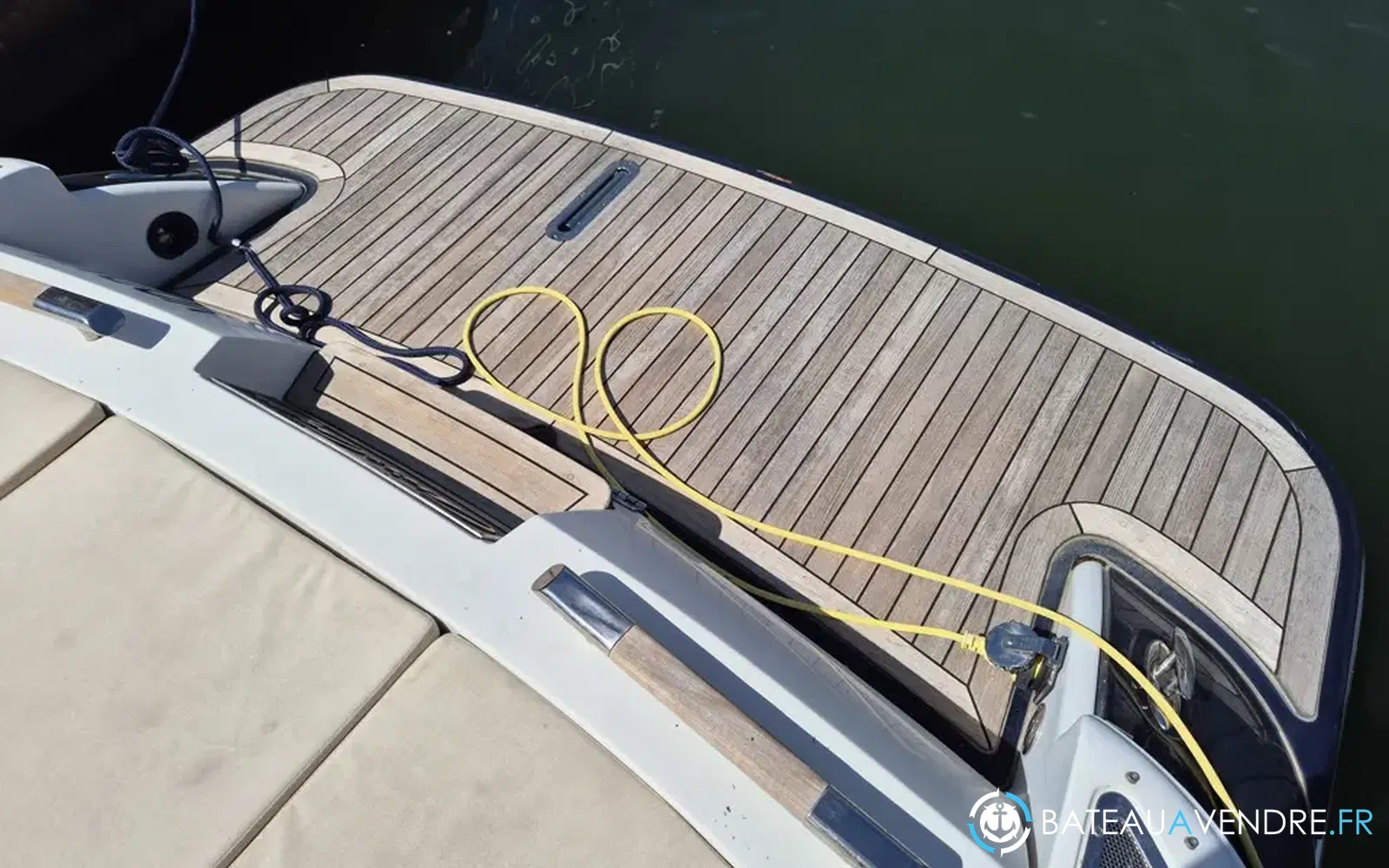 slider 23 Chris Craft Corsair 28