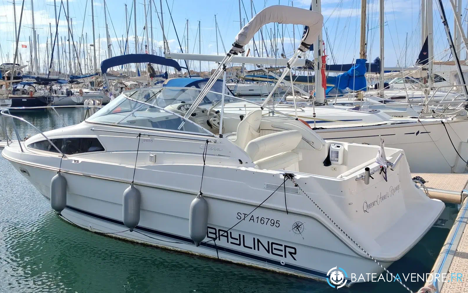slider 0 Bayliner 2655 Cierra