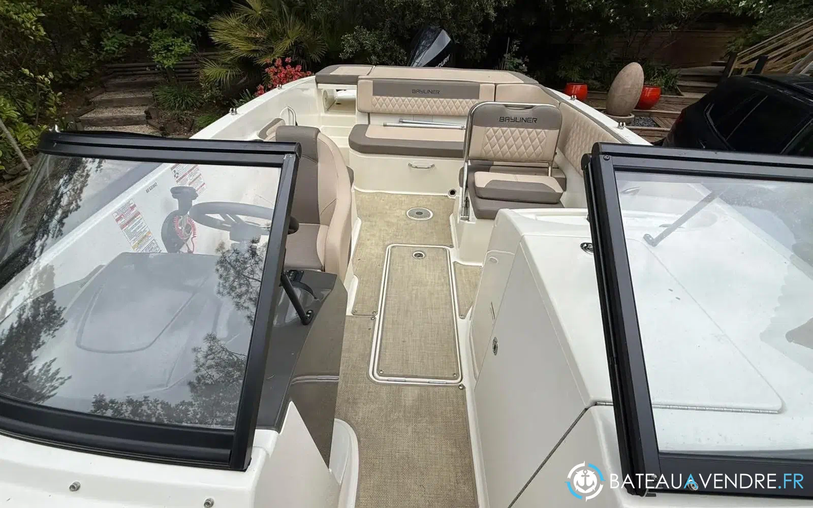 slider 10 Bayliner VR6 OB