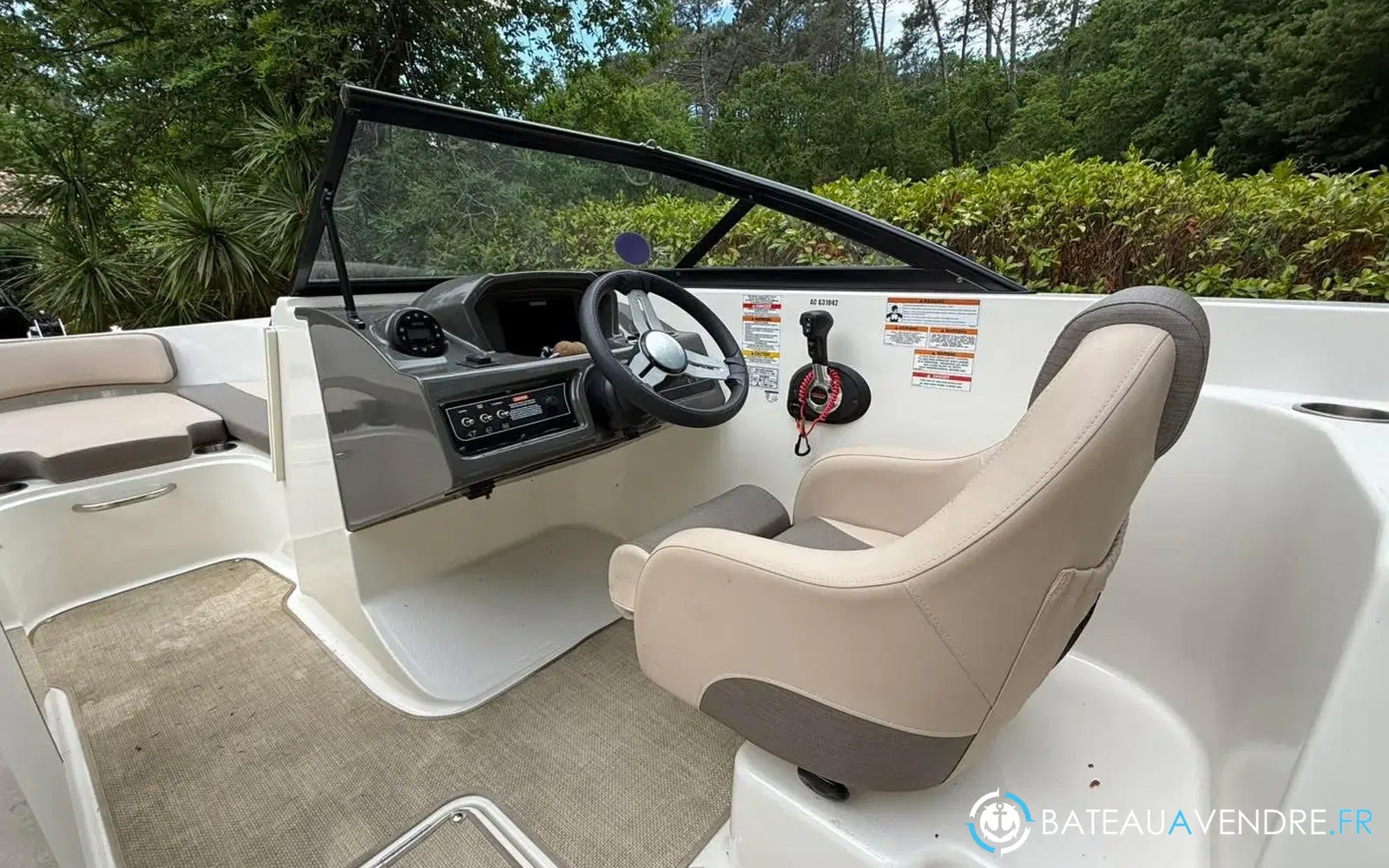 slider 12 Bayliner VR6 OB