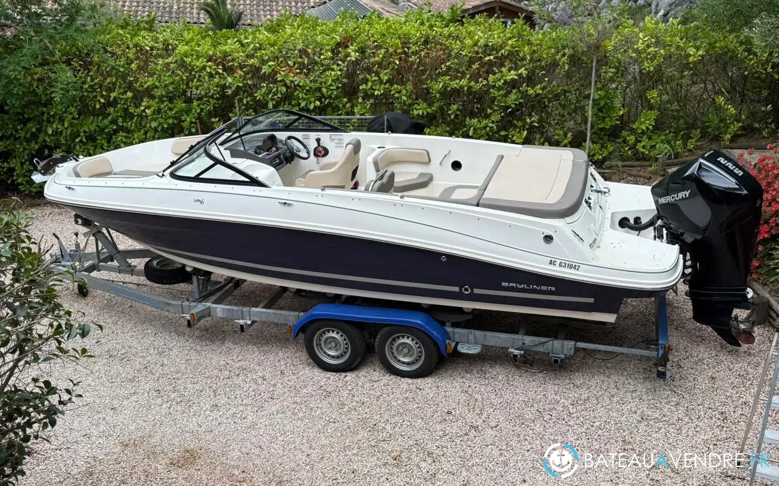 slider 1 Bayliner VR6 OB