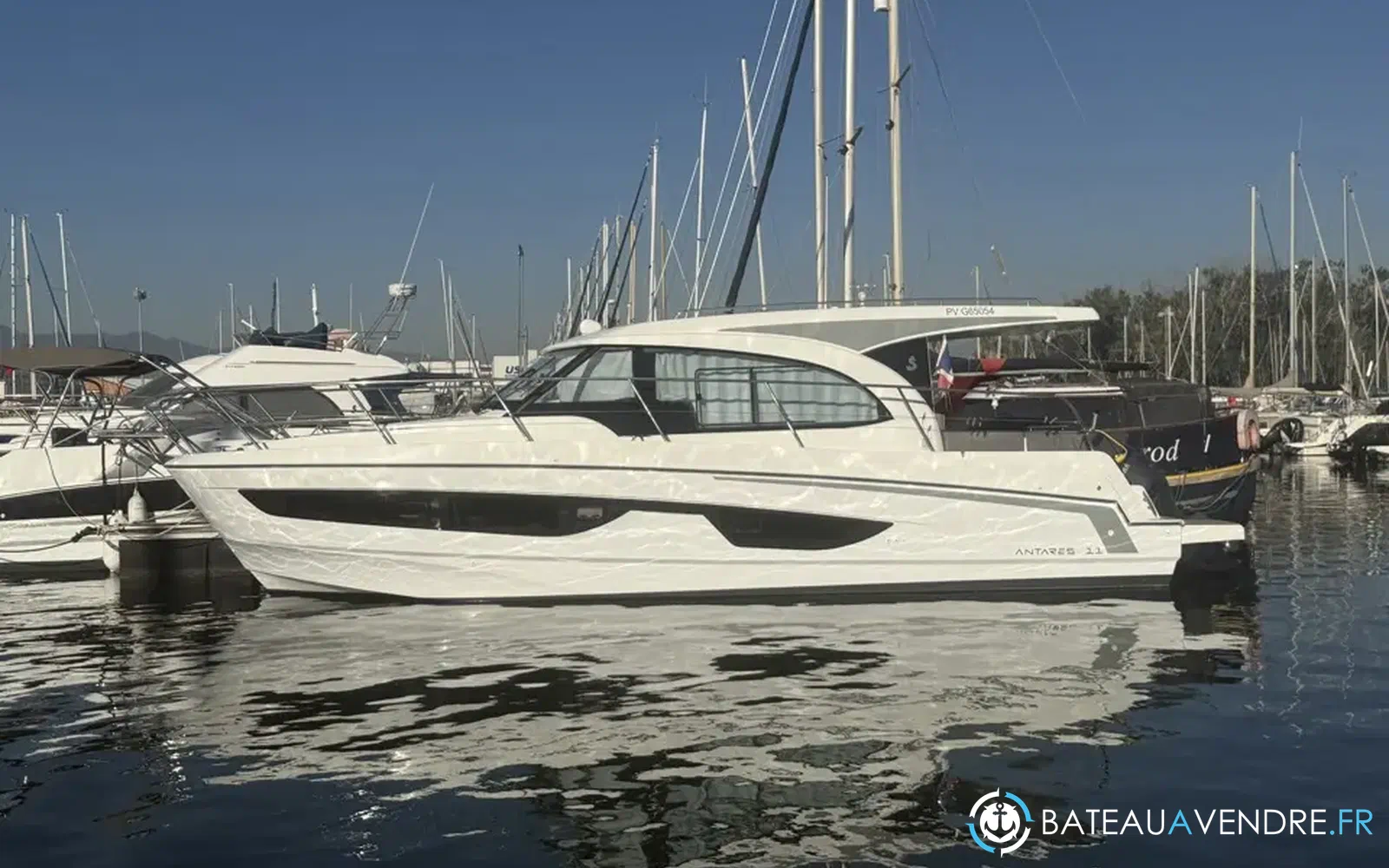 slider 0 Beneteau Antares 11 OB