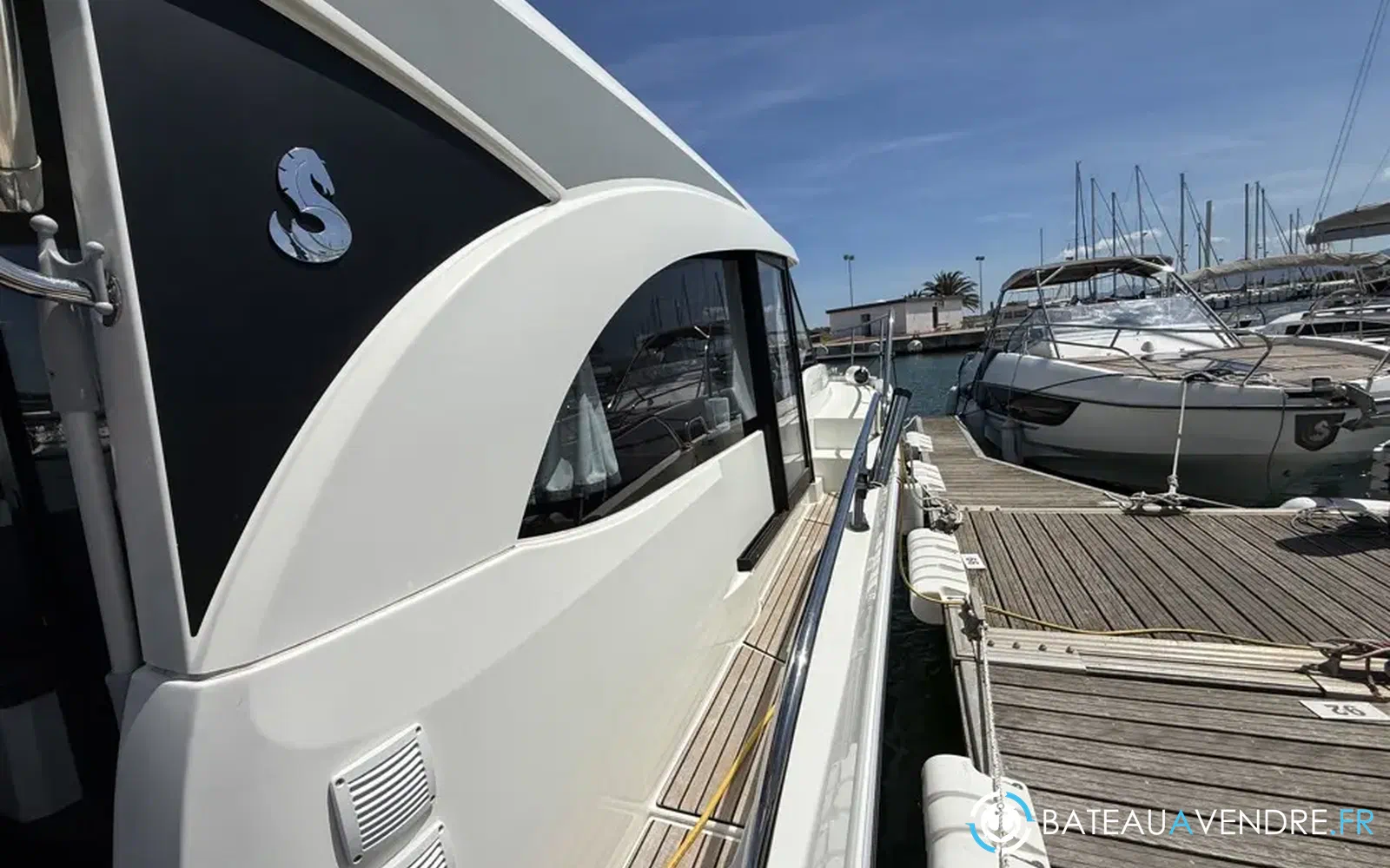 slider 12 Beneteau Antares 11 OB