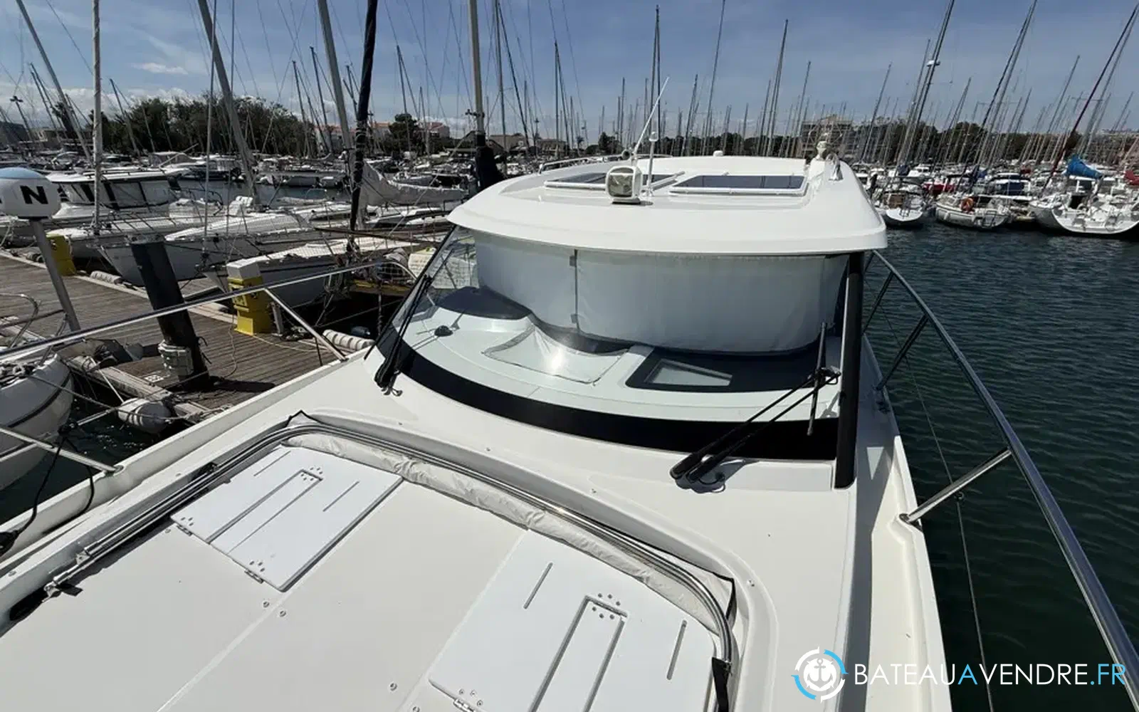 slider 14 Beneteau Antares 11 OB