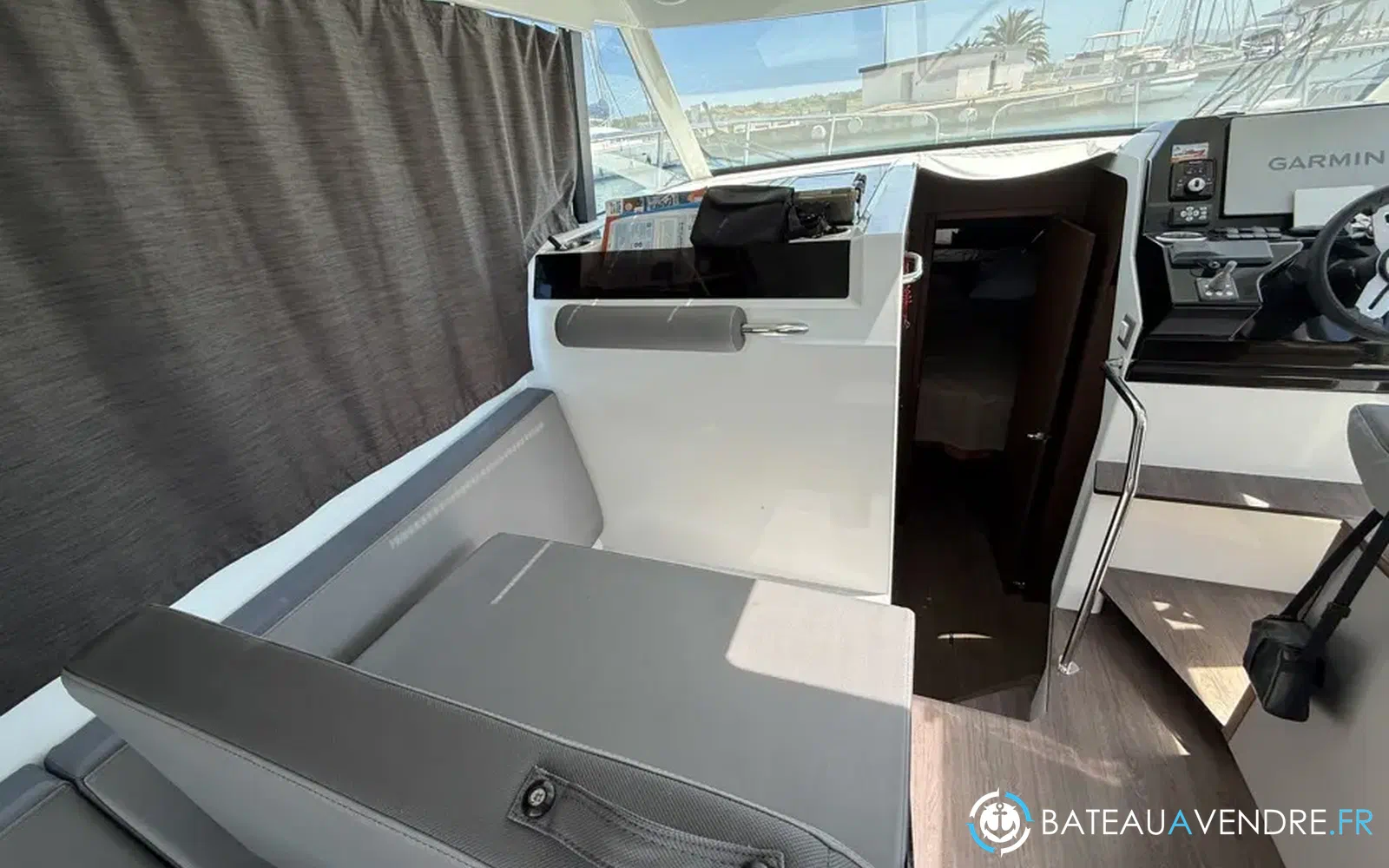 slider 28 Beneteau Antares 11 OB