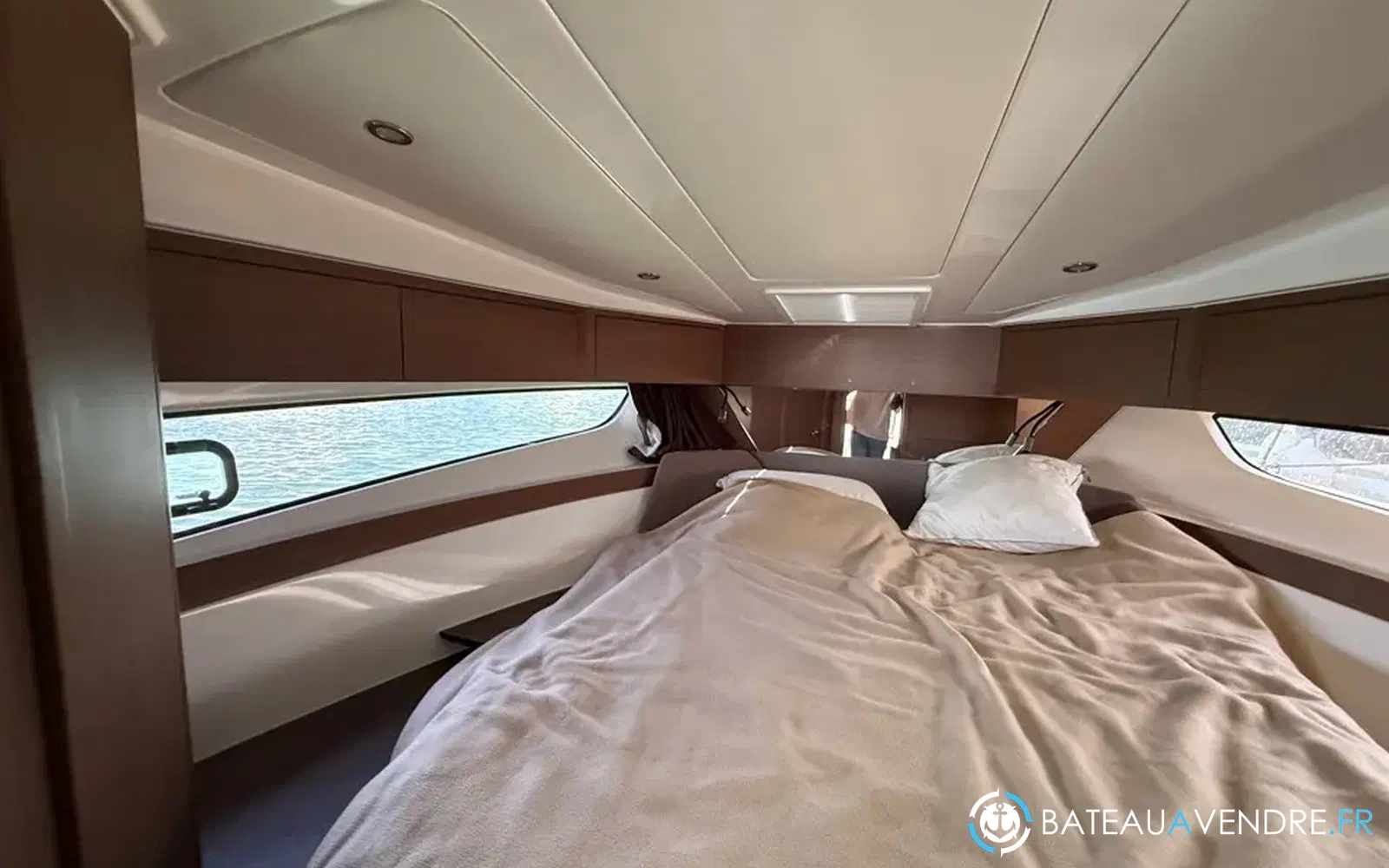 slider 34 Beneteau Antares 11 OB
