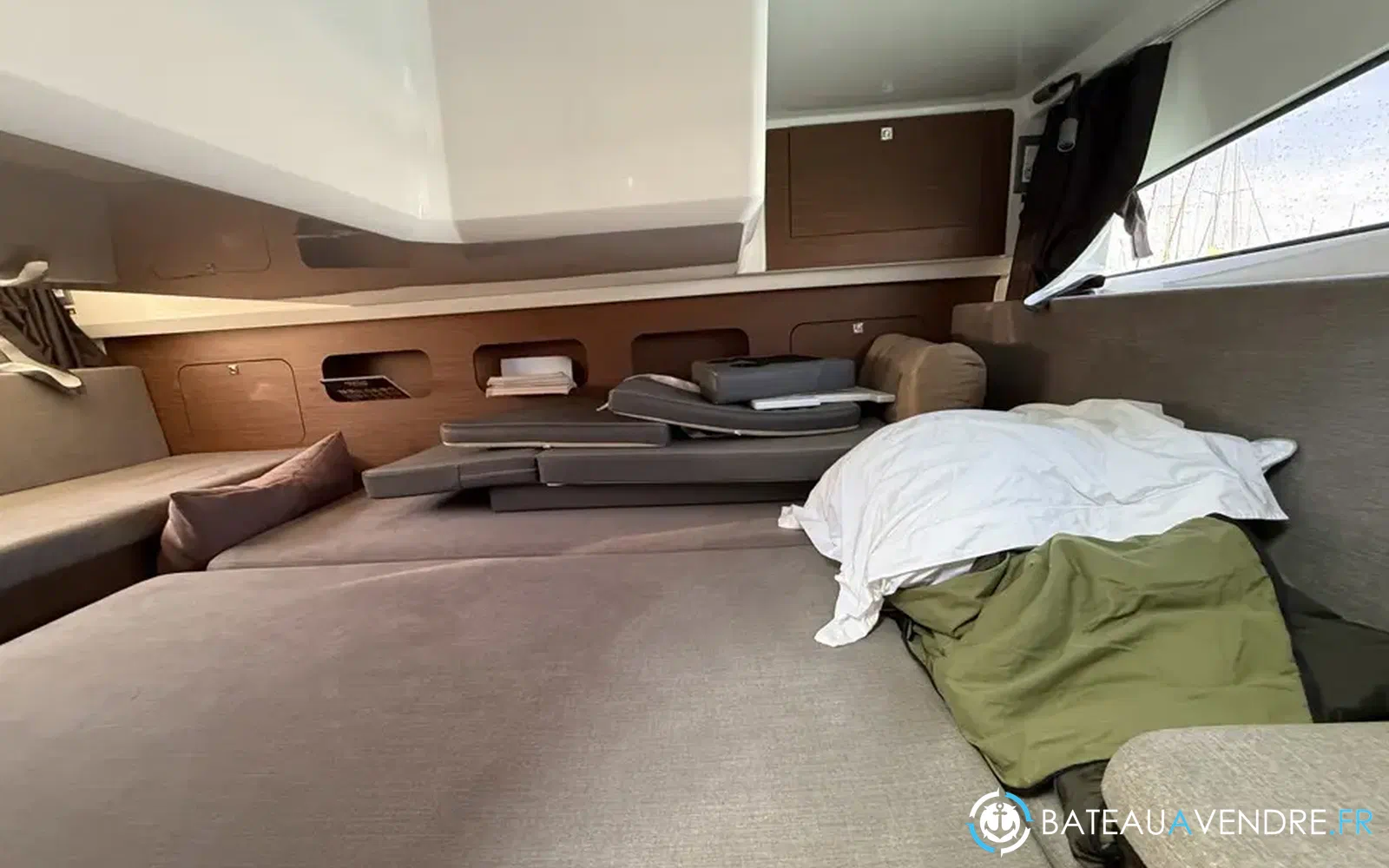 slider 36 Beneteau Antares 11 OB