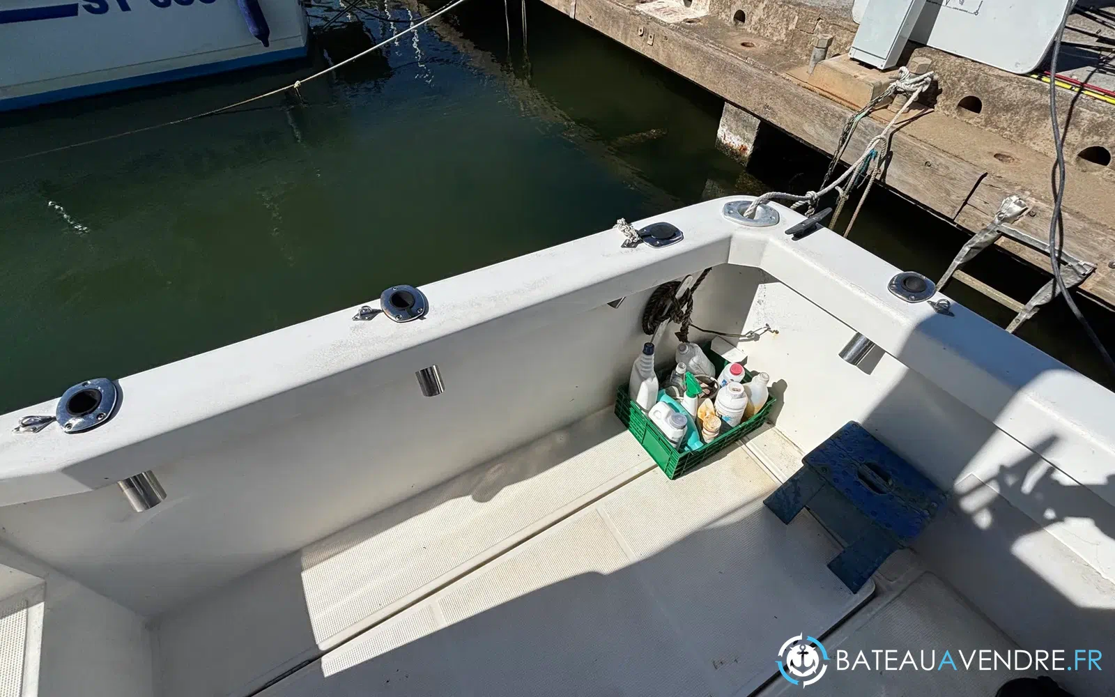 slider 14 Uniquest Marine Navistar 31