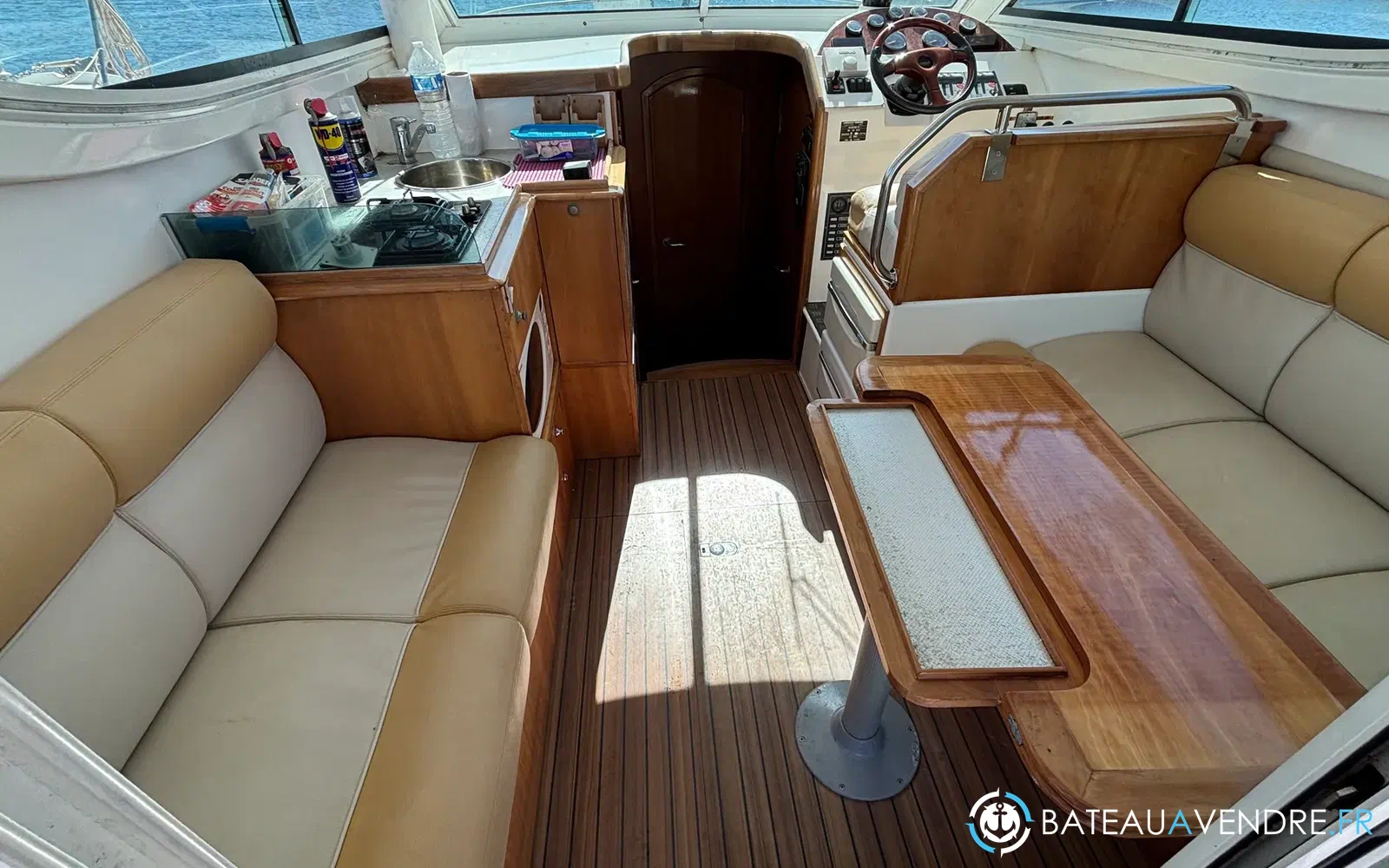 slider 16 Uniquest Marine Navistar 31