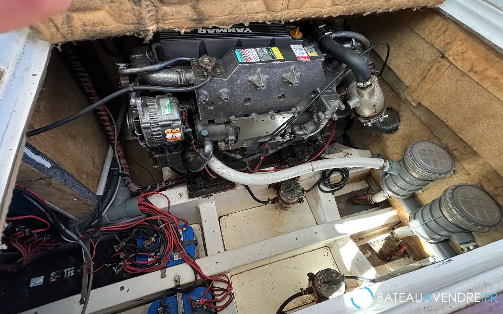 slider 42 Uniquest Marine Navistar 31