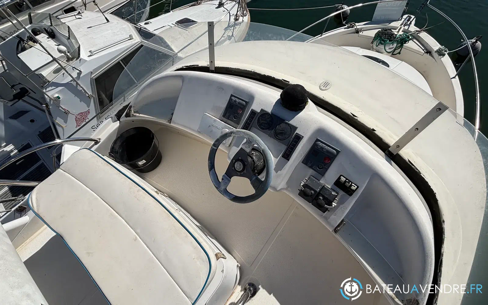slider 43 Uniquest Marine Navistar 31