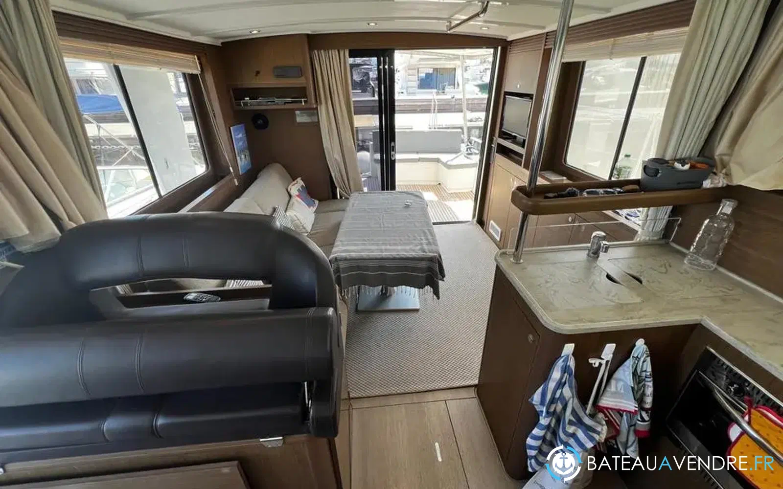 slider 10 Beneteau Swift Trawler 44