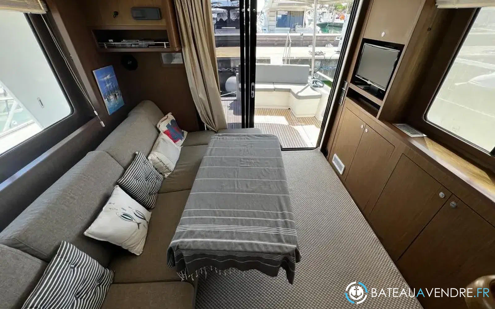 slider 7 Beneteau Swift Trawler 44
